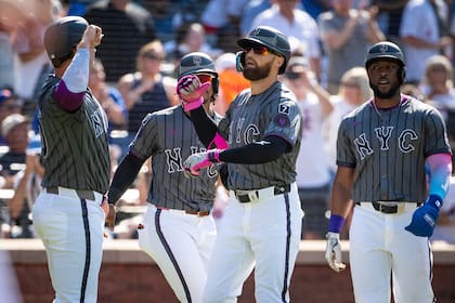 Alonso y Nimmo impulsan a Mets a victoria 12-6 sobre Yankees en la Serie del Subway