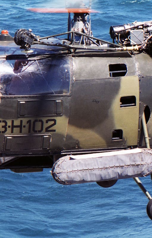Alouette III (3-H-102) patrullando el Océano Atlántico durante un ejercicio de la Flota de Mar Argentina. (Gentileza de José Martin García).