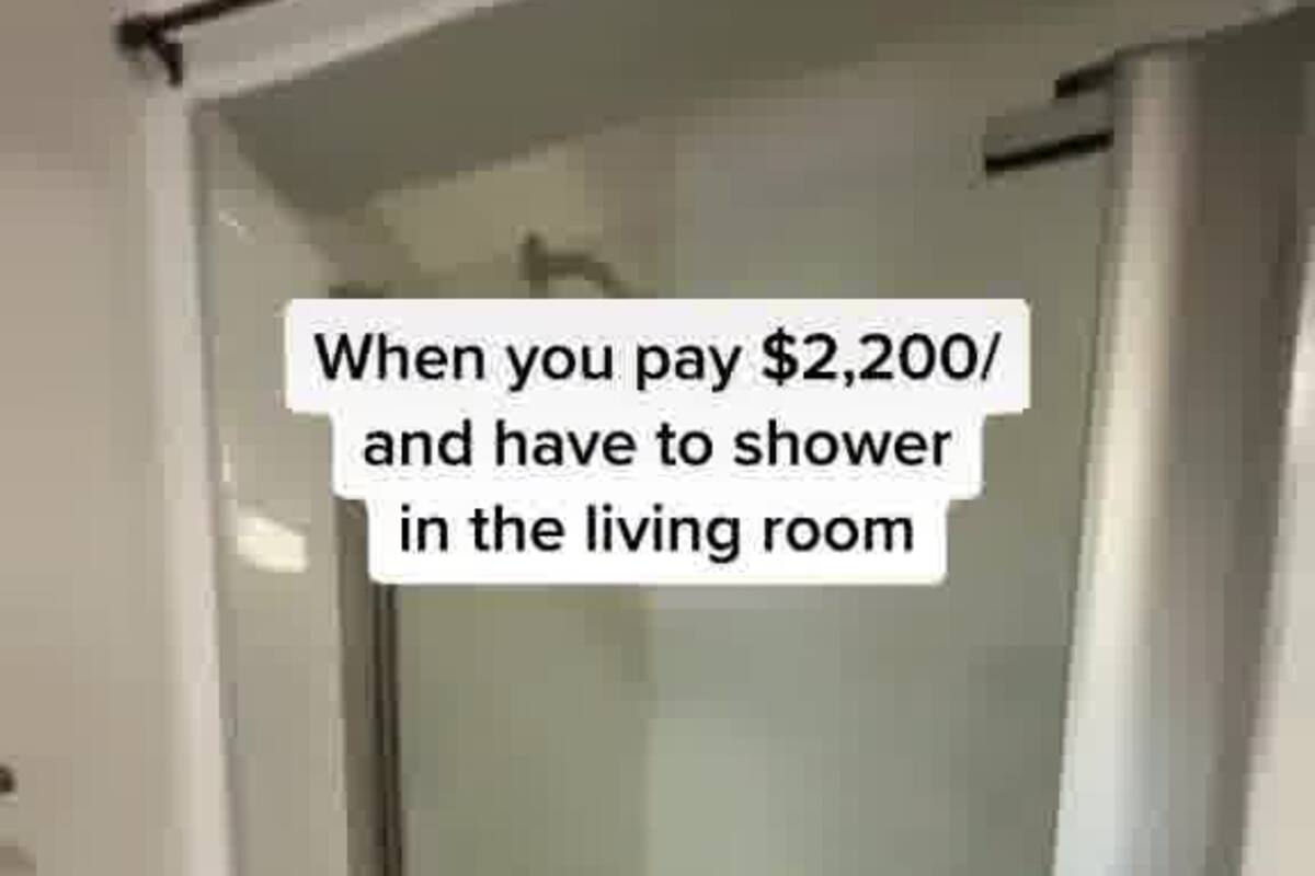 Alquilar este piso de Nueva York cuesta US$2200 al mes y tiene la ducha en el comedor.
TikTok/@claudia_nycagent