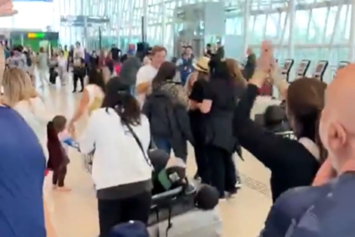 Alrededor de 300 pasajeros se encuentran varados en la ciudad brasileña de Natal, luego de que el avión de la empresa española low cost Plus Ultra tuviera que aterrizar de emergencia