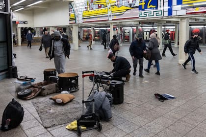 Alrededor de un millón de sintecho pasa la noche en las estaciones y los vagones del metro de Nueva York