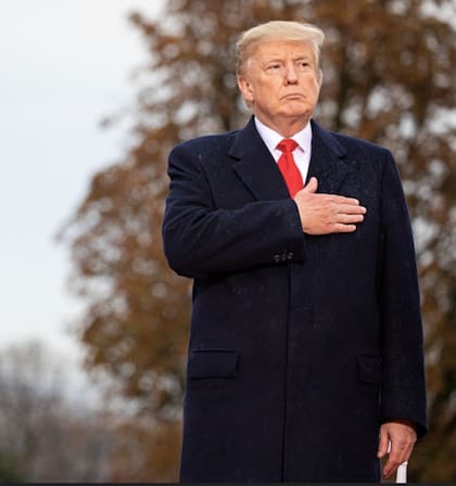 Alrededor del mediodía, el presidente electo recitará un juramento de conformidad con la Constitución de Estados Unidos