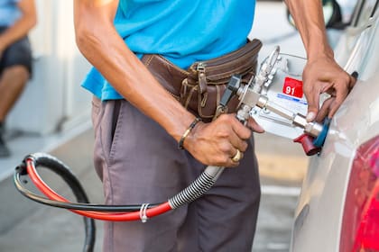 Combustibles alternativos no escapan: GLP y GNL pagan US$0,558/galón equivalente, mientras el GNC se equipara a la gasolina con US$0,483