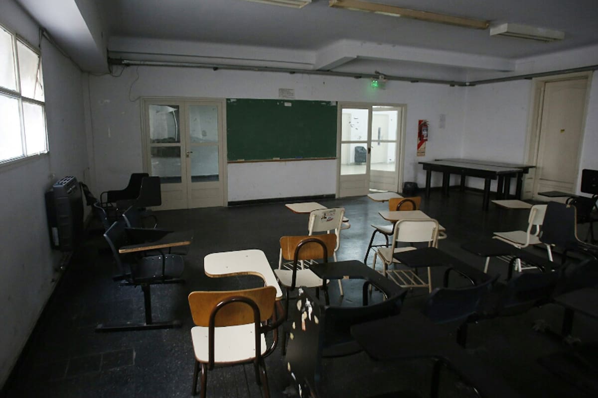 Alto acatamiento al paro en todo el país, en La Plata tampoco comenzaron las clases