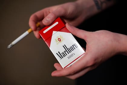 Altria, que fabrica los cigarrillos, está adquiriendo una participación del 45% en Cronos, una empresa de marihuana medicinal canadiense