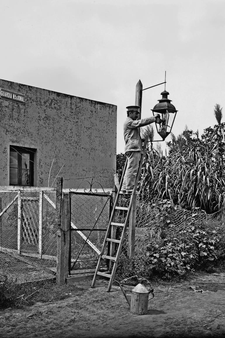 Alumbrado a kerosene en la vía pública.