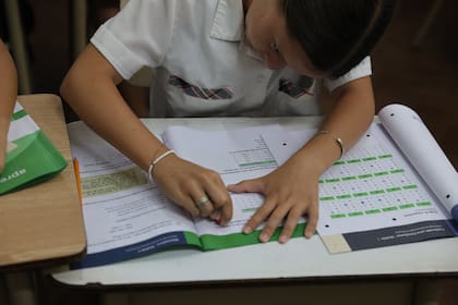 Alumno realizando la prueba Aprender
