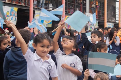Alumnos del colegio María Guadalupe celebraron el importante premio obtenido por primera vez por una escuela argentina