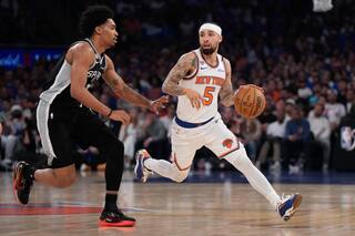 Alvarado regresará a los Knicks con un contrato multianual, dice una fuente de AP
