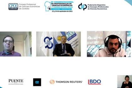 Álvarez Agis compartió un panel con Miguel Kiguel.