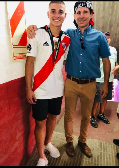 Álvarez y Gorgerino, el intendente de su pueblo.