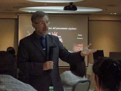 Álvaro Aparicio Díaz daba cursos, organizaba viajes y ofrecía "terapias".