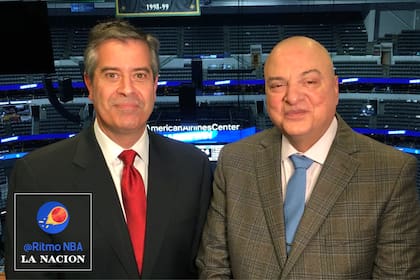 Álvaro Martín y el Coach Carlos Morales, los dos analistas más ilustres del periodismo abocado a la NBA en español.