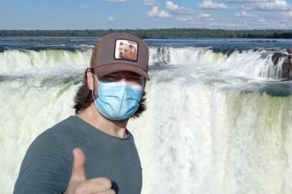 Álvaro Morte se mostró conmovido por los hermosos paisajes de las Cataratas del Iguazú, que son una de las 7 maravillas del mundo de la Unesco