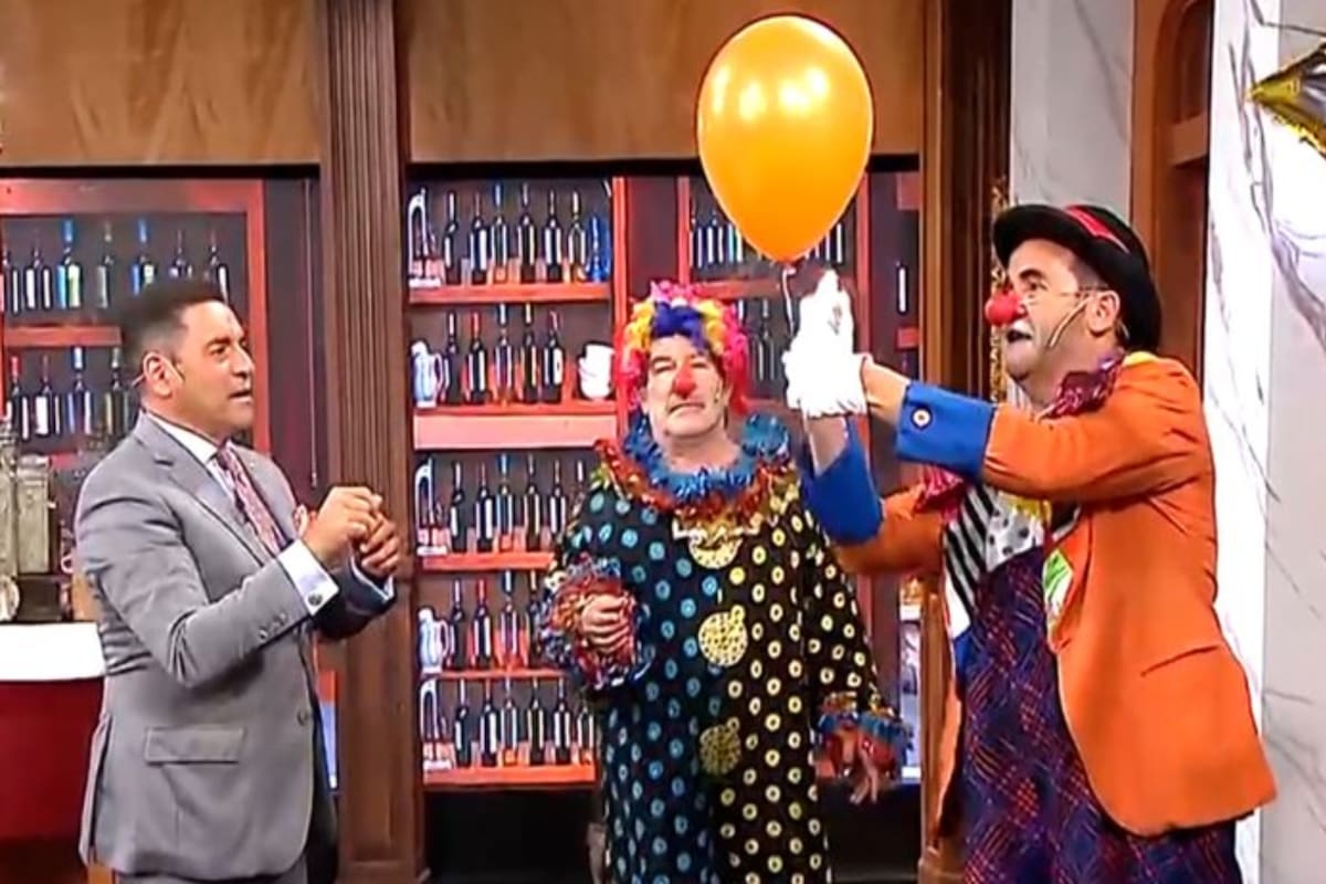Álvaro Navia y Pachu Peña interpretaron a "Gorilón y Camporín", los payasos que llevaron el "humor agrietado" a Polémica en el bar