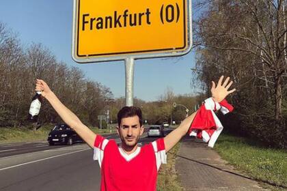 Álvaro Oliveira y su amigo se confundieron de Frankfurt y nunca llegaron al partido