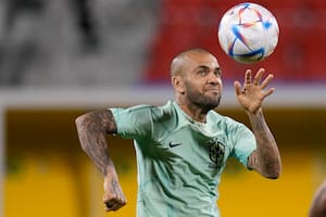 Alves jugaba como defensor