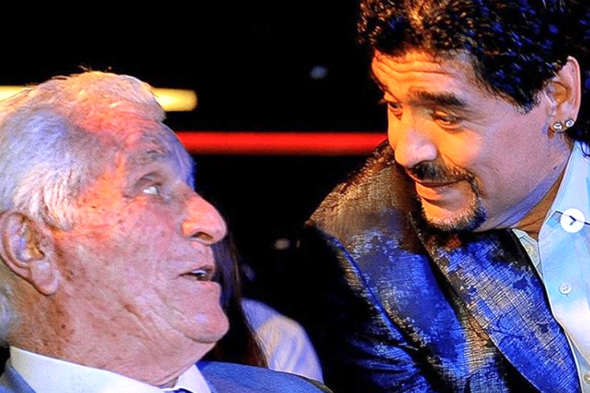 Amadeo Carrizo y Diego Maradona, dos iconos del fútbol argentino.