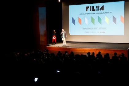 Amalia sanz y Pablo Braun, en el Auditorio del Malba durante la apertura del Filba