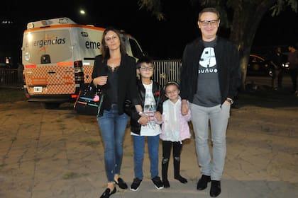 Axel junto a su mujer y sus hijos