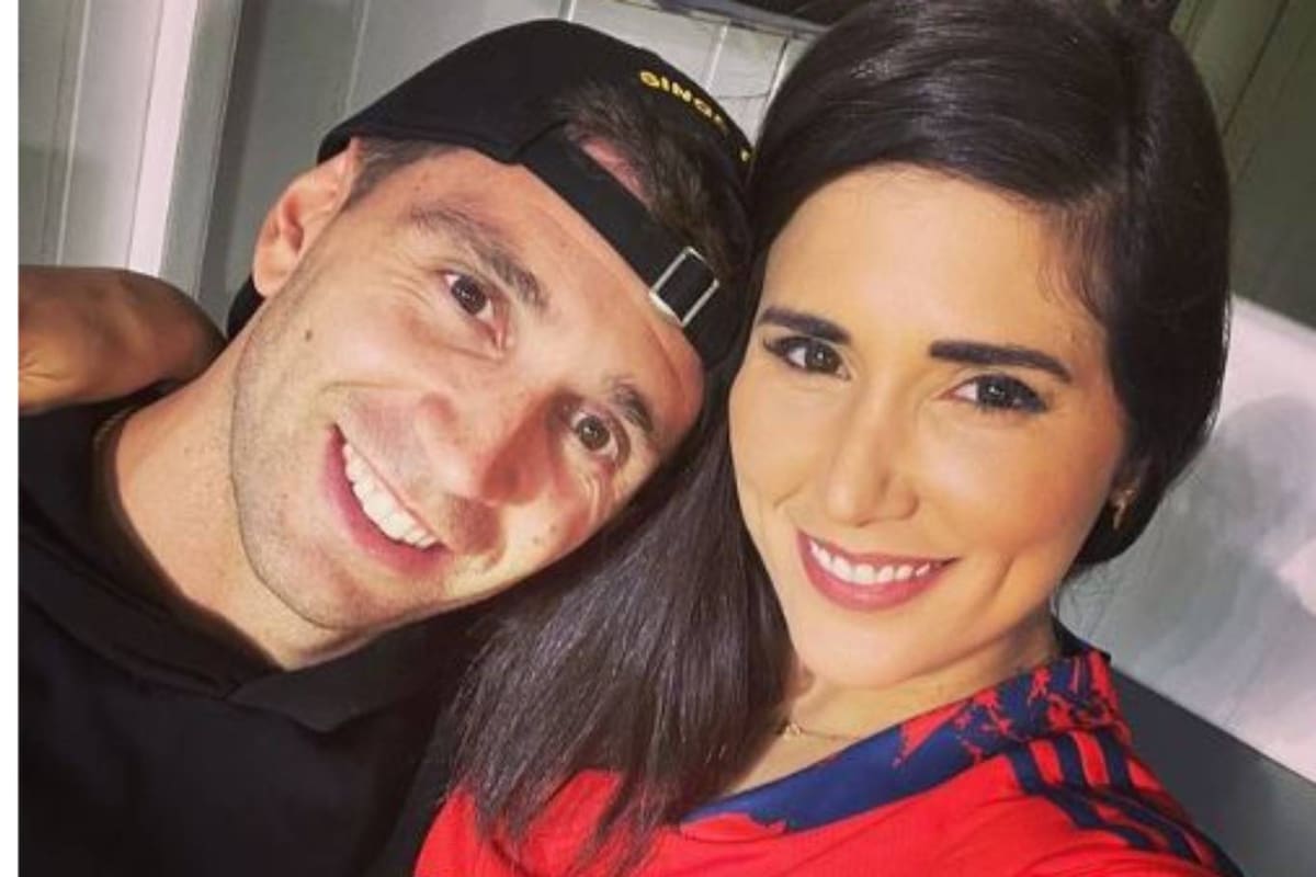 Amanda "Mandinha" Gama, esposa de Emiliano Dibu Martíne, estuvo presente el sábado en el partido entre la Argentina y Australia para alentar a su marido junto a Santi, el hijo mayor de ambos