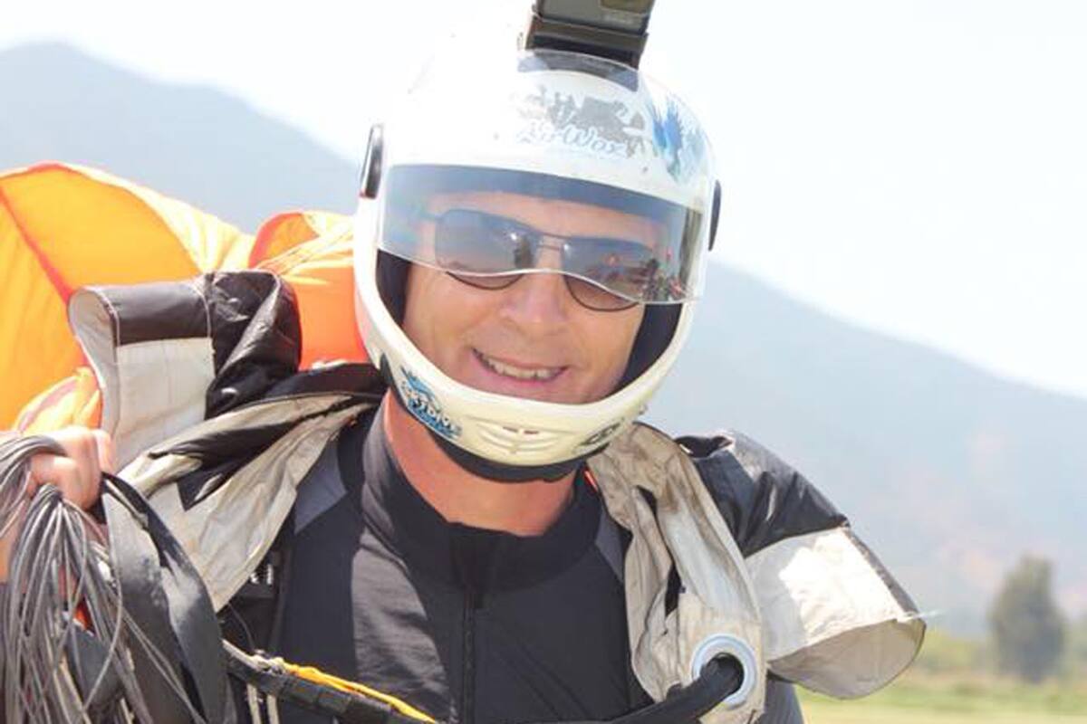 Amante del riesgo tanto en los deportes como en los negocios, Alejandro Estrada, presidente de la Cámara Argentina de Fintech, falleció hoy en accidente de paracaidismo