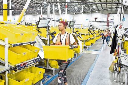 Amazon busca mejorar su servicio de delivery a partir de sus propios empleados