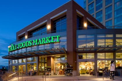 Amazon compró en los EE.UU. la tienda de alimentos orgánicos Whole Foods Market