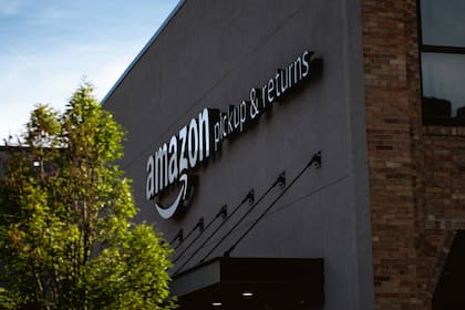Amazon destinará dinero para cubrir educación, seguridad, salarios y cuidado infantil