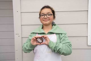 La niña que hace alfajores artesanales para cumplir su sueño de viajar a Machu Picchu
