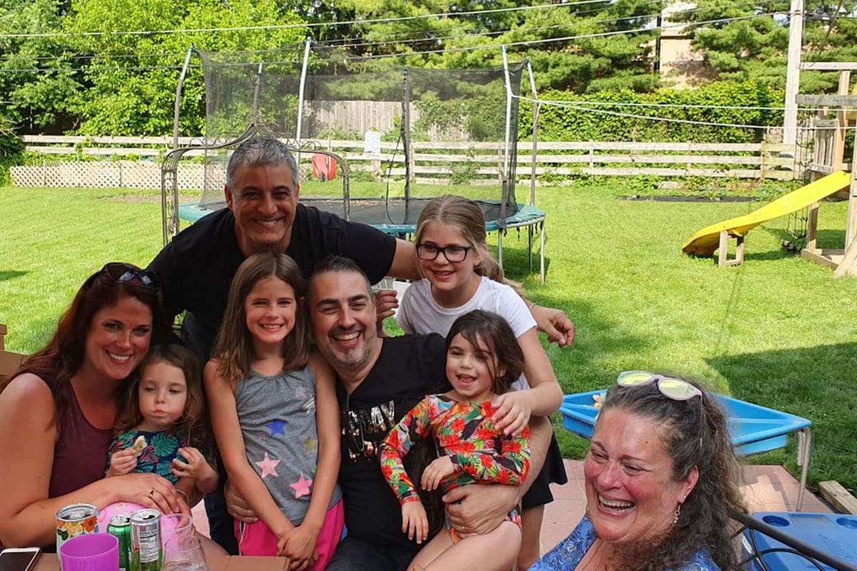 Ambas familias reunidas en la casa de Brittany, en EE.UU.