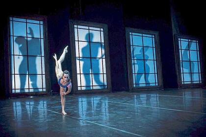 Ambas obras se escapan "del tecnicismo y se encuentran con el gozo", señala Savignone,"Trabajo mucho la idea de lo sensual", apunta Lisi Estaràs