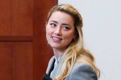 Amber Heard revela los nombres de sus gemelos en el Día de las Madres