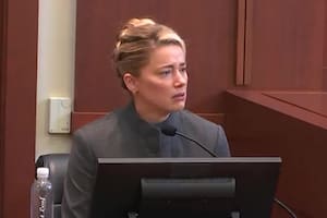 Amber Heard se quebró en llanto al decir que quiere "avanzar con su vida"