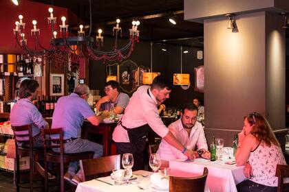 Ambiente de amigos y gran servicio, más allá de la destacada cocina, caracterizan la propuesta de Italpast.