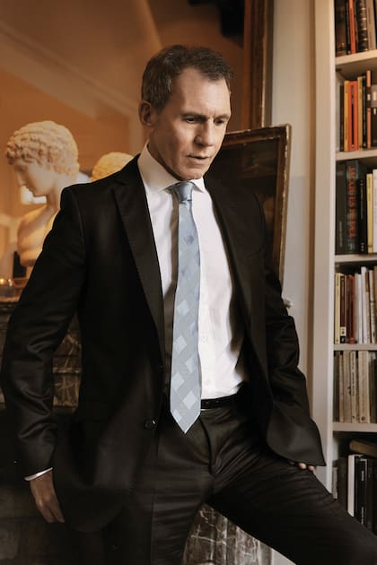 Ambo (Equus), camisa y corbata (Giesso)