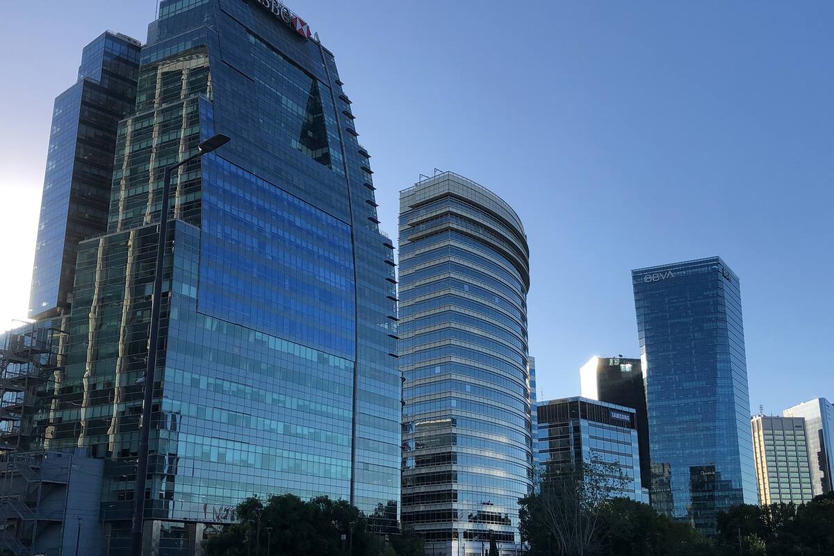 Ambos edificios se ubican en zonas de alta demanda de estacionamiento vehicular.