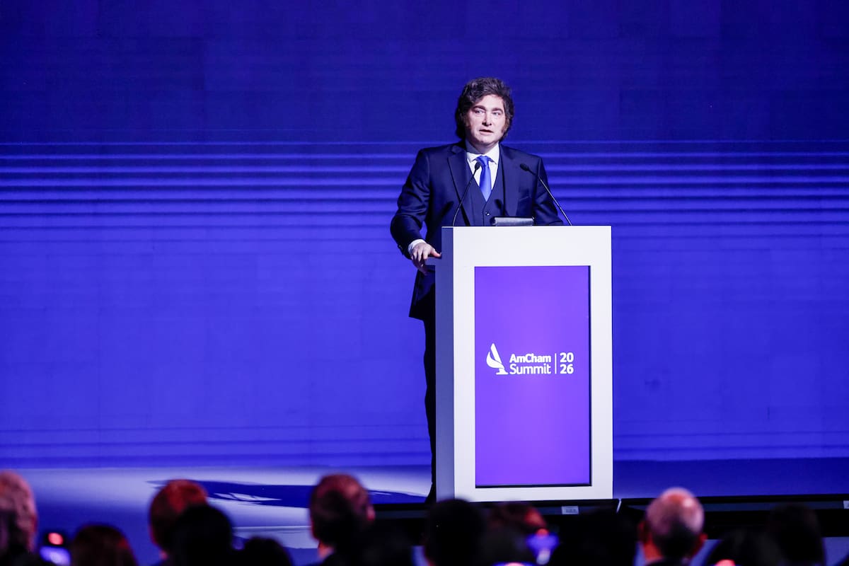 AMCHAM Summit, el presidente Javier Milei en el cierre de la jornada, asiste su jefe de gabinete Manuel Adorni.