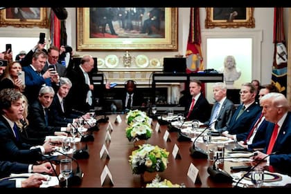 Milei y Trump se reunieron en un almuerzo en la Casa Blanca.