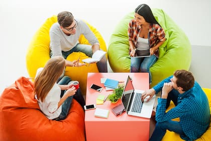 América Latina y el Caribe tienen más de 163 millones de personas entre 15 y 29 años. Con una población europea “envejecida”, el territorio americano ostenta un gran porcentaje de talento joven. Pero estas cifras también tienen sus propios desafíos. Según el informe Perspectivas económicas de Améric