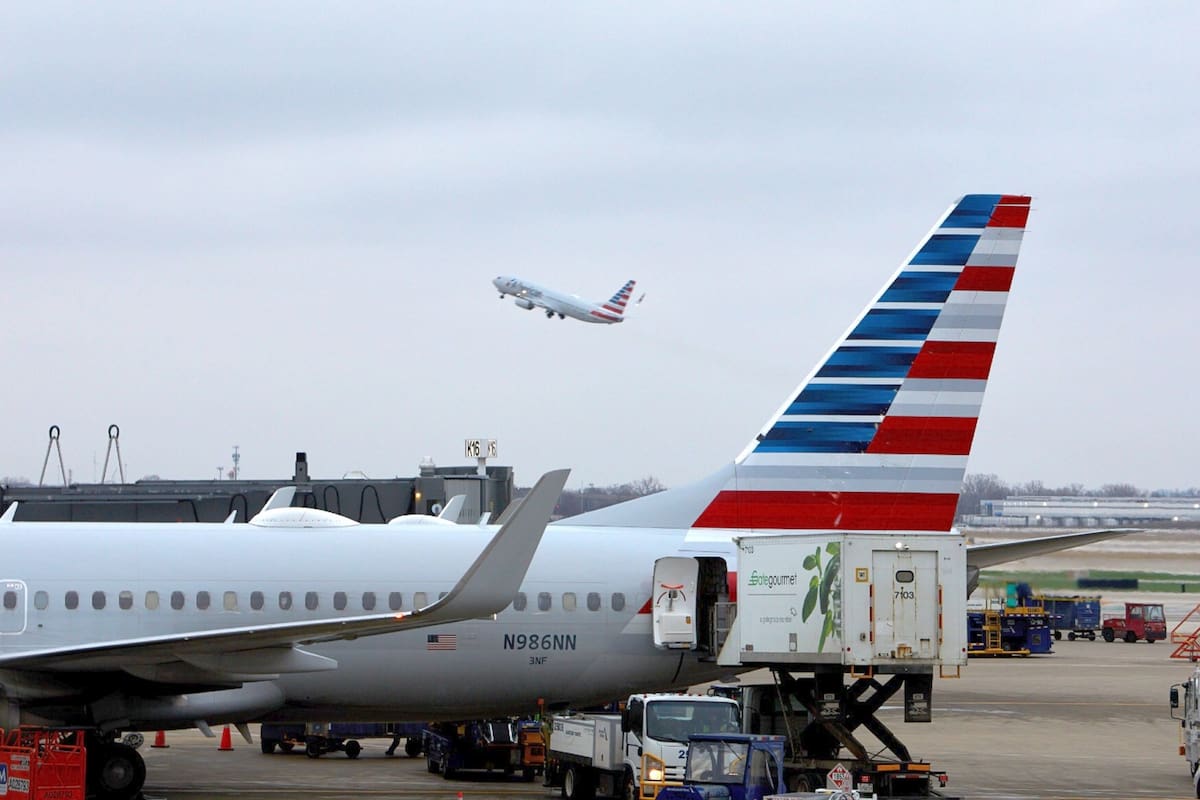 American Airlines reportó alertas de viaje por mal clima para la costa este de EE.UU. y por el huracán Debby en Florida