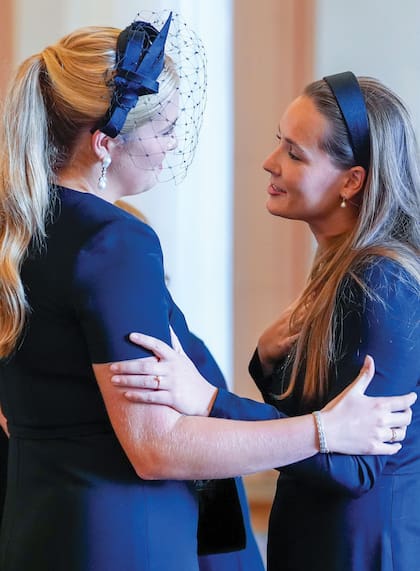 Amigas desde la infancia, Amalia de los Países Bajos e Ingrid Alexandra no sólo tienen la misma edad, 22 años, sino el mismo destino: reinarán