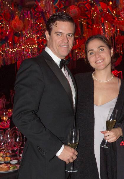 Con Sofía –hermana de Joaquín Vitola, líder de la banda Indios y pareja de Calu Rivero– se conocieron hace un año en un asado. “Y no nos separamos más”, confiesa Mike.