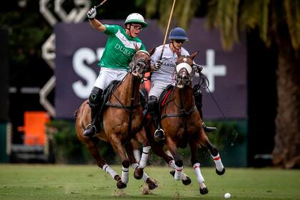 Amigos y adversarios: Bartolomé Castagnola (h.) y Rufino Bensadón, de 20 y 19 años y ex campeones, juntos, del torneo Intercolegial; el de Chapaleufú le gana la posición al de La Natividad.