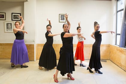 Amor de Dios es la escuela más prestigiosa de flamenco de Madrid. No abre al público, pero es posible visitarla con cita previa.