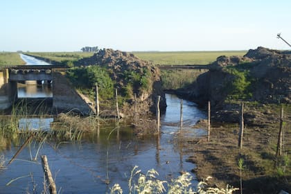 Ampliación del ingreso de agua desde Canal Secundario VI superior a Canal Secundario VI