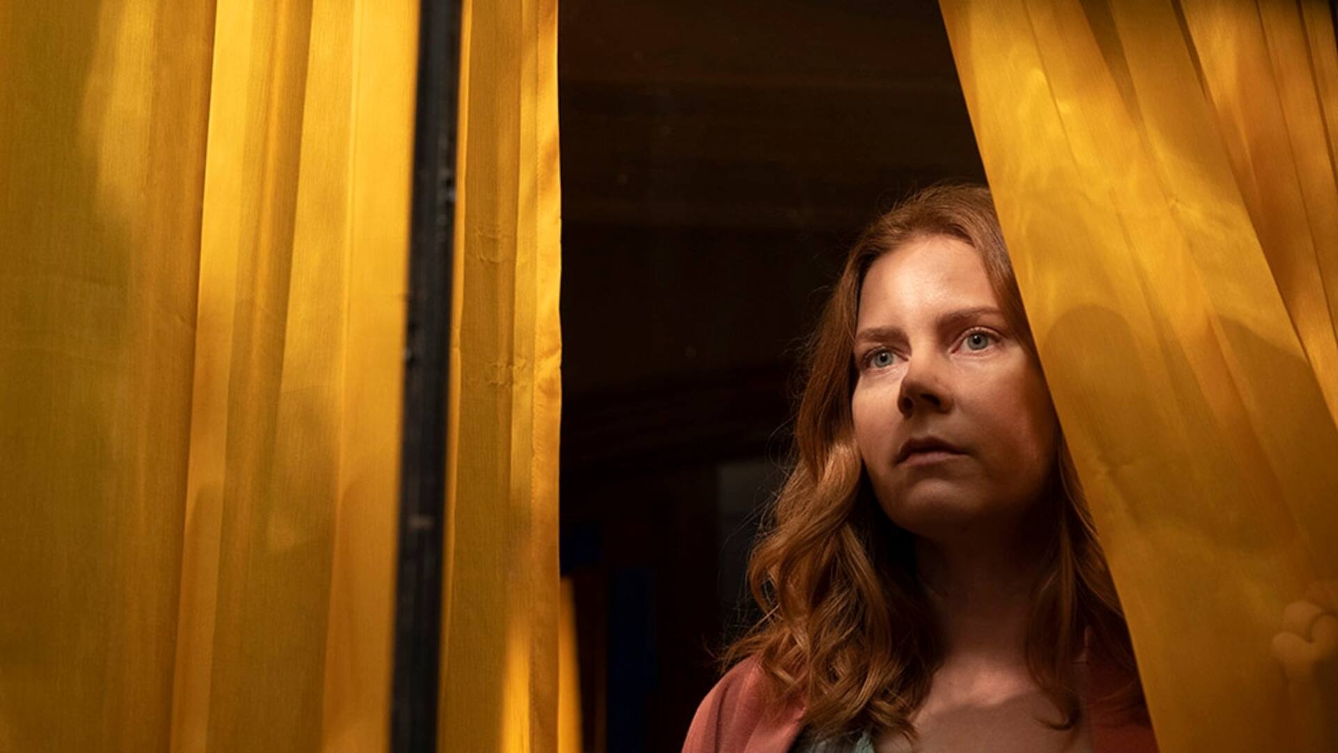 Amy Adams en La mujer en la ventana