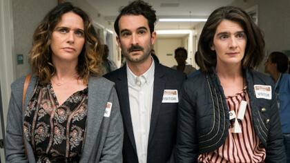 Amy Landecker, Jay Duplass y Gaby Hoffmann en Transparent