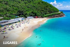 An excellent beach for snorkelling and beachcombing. Darkwood Beach is one of the finest beaches on Antigua. Soft powdery sand and a long gradual drop off into the clear, warm water.. Darkwood Beach, Antigua
