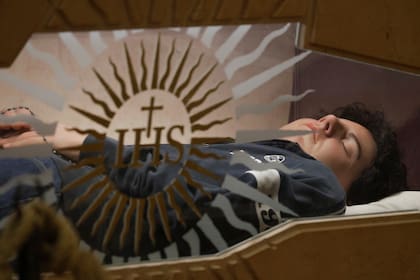 El cuerpo de Carlo Acutis, exhibido en Asís